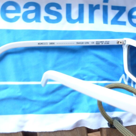 PLEASURES x AKILA Nemesis 1806 White Sunglasses - Picture 5 of 9